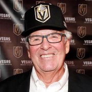 Empresário dono de franquia da NHL assina carta de intenções e pode investir até R$ 2,9 bilhões na Eagle Holdings, grupo multiclubes de John Textor