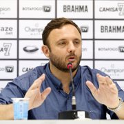 Boa relação de Mazzuco com presidente do Benfica ajuda em negócio por Gabriel Pires; Botafogo quer estreitar relações com clube português
