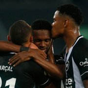 Luís Castro prega cuidado com jovens no Botafogo e com equipe: &#8216;Não me deixo iludir com uma vitória&#8217;