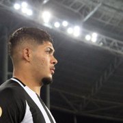 Pitacos: apesar de críticas, Erison está retomando confiança no Botafogo e já mostrou que apostar nele vale a pena