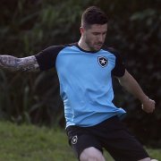 Botafogo: Gustavo Sauer inicia transição após passar por artroscopia no tornozelo