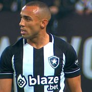 Marçal passará por exames nesta segunda após sentir dores na coxa e sair por precaução em Corinthians x Botafogo