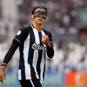 Saiu no Diário Oficial: Victor Cuesta, do Botafogo, recebe nacionalidade brasileira 
