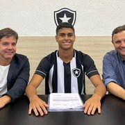 Botafogo firma contrato profissional com promessa Bernardo Valim, do sub-17, até 2025
