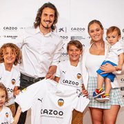 Desejo do Botafogo no início da SAF, Cavani é anunciado como reforço do Valencia