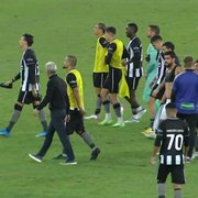 ‘Por mais que você enxergue uma ideia, Botafogo ainda é desequilibrado e dá muito espaço’, analisa comentarista