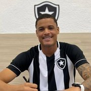 Reforço cumpre promessa de que jogaria no Botafogo após perder amigo