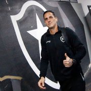 Botafogo: Gatito Fernández recebe alta após cirurgia no ombro e inicia recuperação