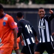 Sob olhares de Luís Castro, Botafogo B vence Audax em amistoso com três gols de Janderson