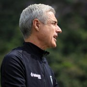 Luís Castro admite dificuldades 'além do que esperava', mas confia no processo: 'Botafogo tem todas as condições para crescer e lutar por coisas maiores'