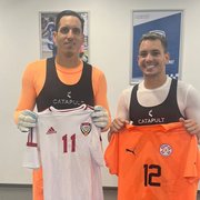 Após amistoso internacional, Caio Canedo e Gatito trocam camisa: 'Sigo na torcida por você e pelo Fogão'