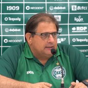 Guto Ferreira critica arbitragem de Botafogo 2 x 0 Coritiba: 'VAR só serve para alguns tipos de situação e de interesse'