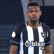Novidade do último jogo, Júnior Santos ultrapassa concorrentes e conquista confiança no Botafogo