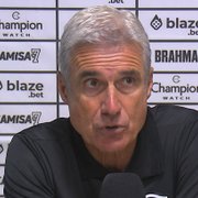 Luís Castro parabeniza jogadores do Botafogo após vitória e valoriza mais um jogo sem sofrer gols: ‘Defender é mais difícil do que atacar’