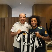 Ex-vice de futebol revela que Marcelo pediu camisa do Botafogo a Jefferson: 'Botafoguense doente'