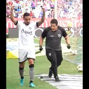 Câmera flagra Rafael comemorando gol do Botafogo após sofrer pancada na cabeça no Castelão