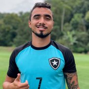 De máscara, Rafael deve voltar aos treinos com o grupo do Botafogo nesta semana