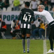 Comentarista cita caso de Jeffinho no banco no Botafogo e estranha critérios: 'Alguma coisa de avaliação não era feita de forma correta'