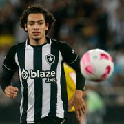 ‘Alvo do Real Madrid perto de renovar’: jornal espanhol repercute situação contratual de Matheus Nascimento no Botafogo