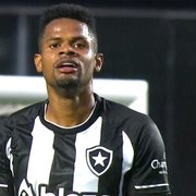 Botafogo age com bom senso em relação a Júnior Santos