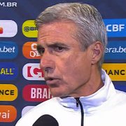 Luís Castro explica mudanças que resultaram na virada do Botafogo e analisa jogo: ‘Mais lutado do que jogado’