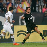 Gabriel Pires recebe o terceiro amarelo e desfalca Botafogo contra o Athletico-PR na última rodada