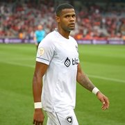 Botafogo tenta nova cartada para renovar com Júnior Santos