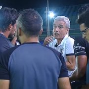 Castro lista mudanças para Botafogo ter melhorado no segundo tempo e valoriza mais um jogo sem lesões: ‘Fruto da dedicação do nosso staff’
