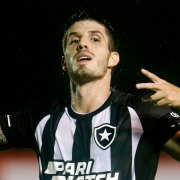Lucas Piazon fica sem contrato com o Botafogo; três emprestados têm vínculos reativados no clube