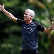 Luís Castro é culpado ou vítima no Botafogo? Você o manteria?