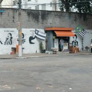 (Irado!) Torcedor cria 'novo' Muro dos Ídolos do Botafogo na Tijuca e promete 'surpresa'