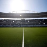 Botafogo: novo gramado sintético do Estádio Nilton Santos recebe o certificado Fifa Quality Pro