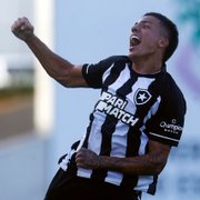 Carlos Alberto celebra gol e retorno no Botafogo: &#8216;É um sonho realizado fazer meu primeiro com a camisa do Fogão&#8217;