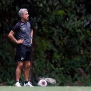 Luís Castro quer reforços e está visivelmente incomodado no Botafogo