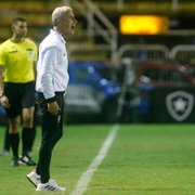 Luís Castro ressalta gramado ruim, mas aprova atuação do Botafogo diante da Portuguesa: ‘Tivemos o jogo sempre controlado’
