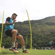 Gustavo Sauer posta arte de jogo e indica retorno aos relacionados no Botafogo