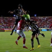 ‘Central do Apito’ aponta pênalti não marcado para o Botafogo e enumera paralisações para justificar acréscimos dados pelo juiz