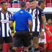 Botafogo dá entrada no STJD com medida suspensiva para Tiquinho Soares jogar nesta quinta