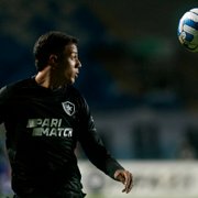Por força de contrato, Carlos Alberto desfalca Botafogo contra o América-MG