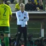 Torcida do Botafogo grita &#8216;Ah, é Luís Castro!&#8217;, em vitória sobre o Ypiranga pela Copa do Brasil