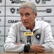 Comentarista critica justificativas de Luís Castro no Botafogo: ‘Se apoiar pela não derrota é uma bengala frágil. Time caiu do ano passado para cá’
