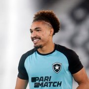 Com sonho de Seleção Brasileira, Adryelson mira títulos no Botafogo: 'A gente sempre quer botar faixa no peito e levantar taça'