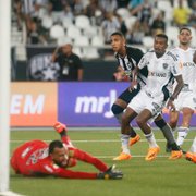 Goleiro do Atlético-MG elogia campo do Botafogo: 'Tapete do Nilton Santos está muito bom. Perfeitas condições'