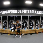 Botafogo escalado com Gustavo Sauer e Luis Henrique para encarar a LDU