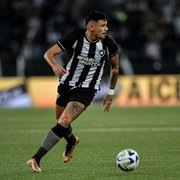 Problema de Tiquinho Soares foi na coxa direita; atacante do Botafogo passará por exames no Rio