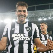 Eduardo, do Botafogo, é eleito o craque de agosto do Brasileirão em programa: ‘Jogador que não se mede em estatísticas’