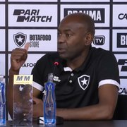 Cláudio Caçapa ‘se despede’ do Botafogo, é festejado e divide méritos: ‘O que seria de mim sem o Lucio Flavio?
