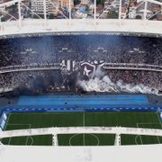 Botafogo quebra recorde de público presente no Estádio Nilton Santos em goleada sobre o Coritiba