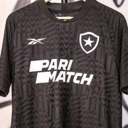 Botafogo e Reebok apresentam nova camisa preta, que já está à venda e tem data para estrear