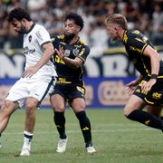 Diego Costa vê oscilação do Botafogo como natural: ‘São esses momentos que demonstram a personalidade e a atitude de cada jogador’